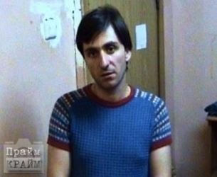 Заступаясь за воровку мобильников, полицейский сам стал грабителем